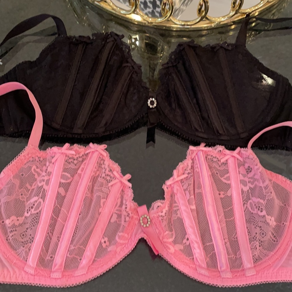 Two Bras!! - image 4